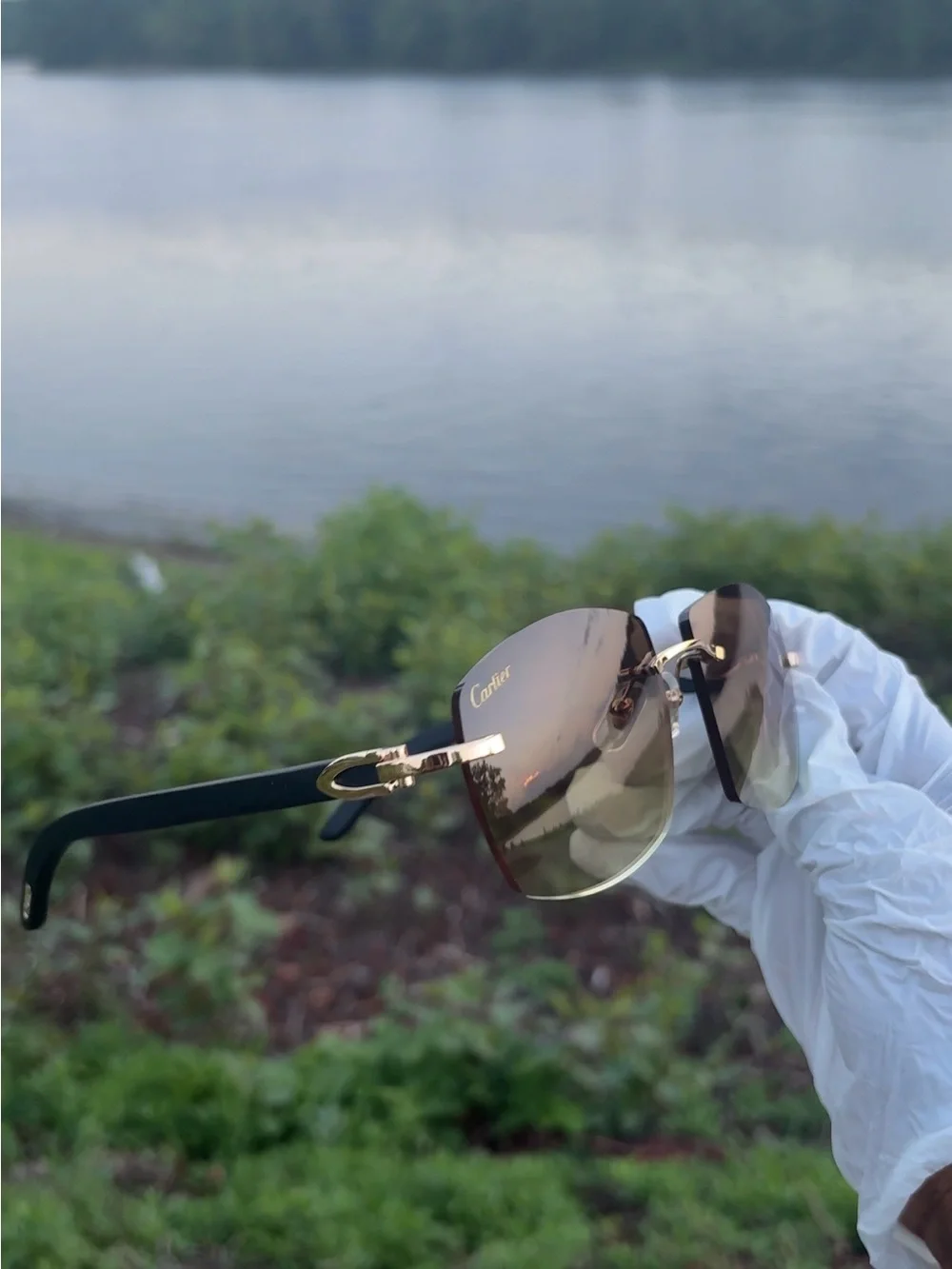 Cartier Men's Rimless Sunglasses with Brown Gradient Lenses and Gold Accents - Picture 4 of 6